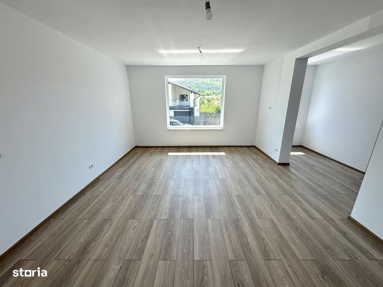 Casă cu 4 camere în Tomești