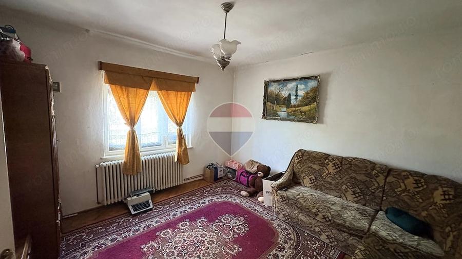 Casă cu 5 camere cu Teren 716 Mp în Sud