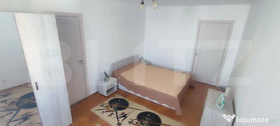 Apartament cu 3 camere decomandat, mobilat în Central