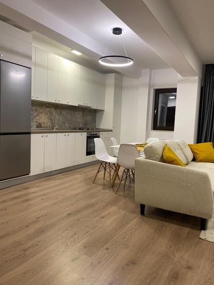 Apartament cu 2 camere semidecomandat, mobilat în Dămăroaia