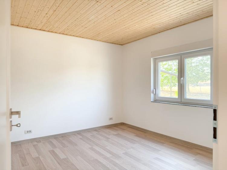 Casă individuală cu 5 camere cu Garaj în Firiteaz