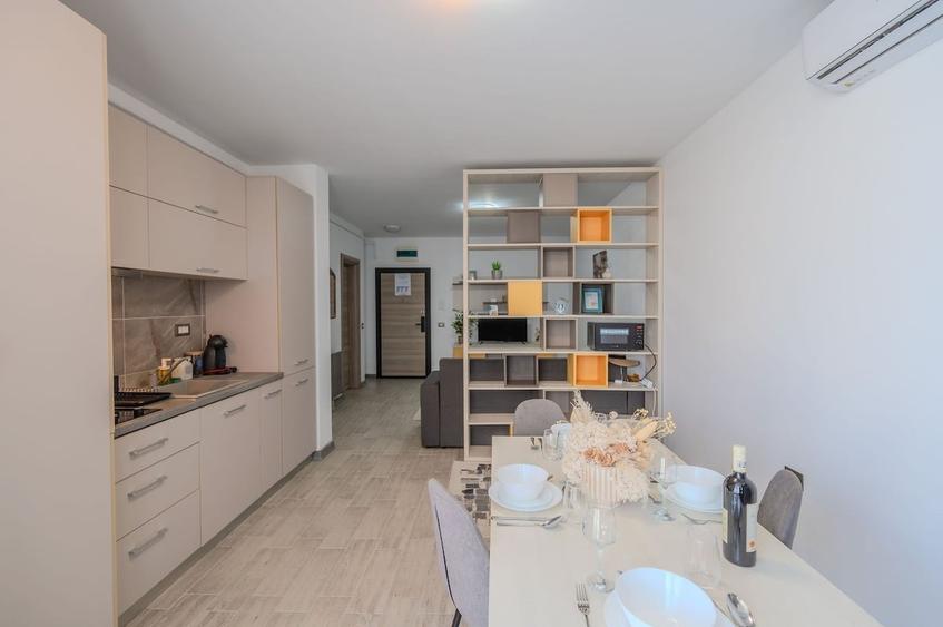 Apartament cu 2 camere decomandat în Mamaia-Sat