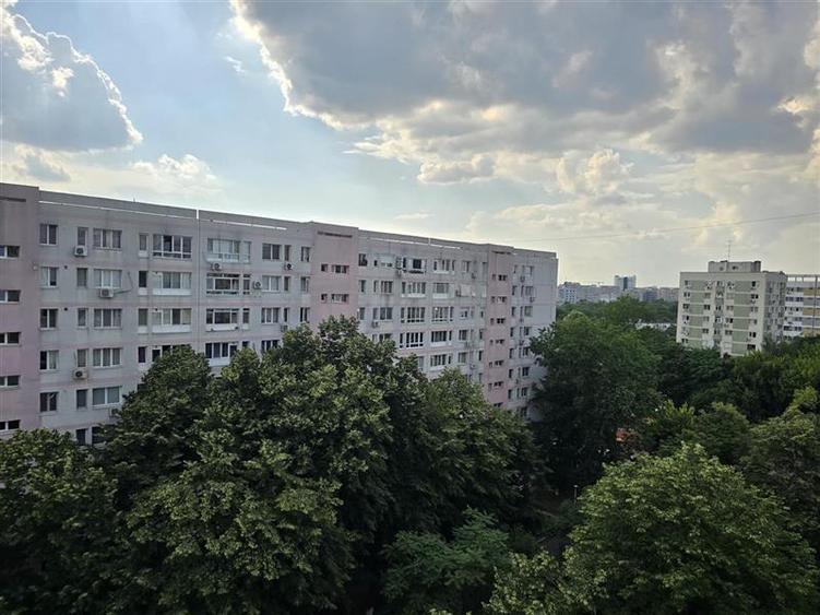 Apartament cu 2 camere semidecomandat în Baba Novac