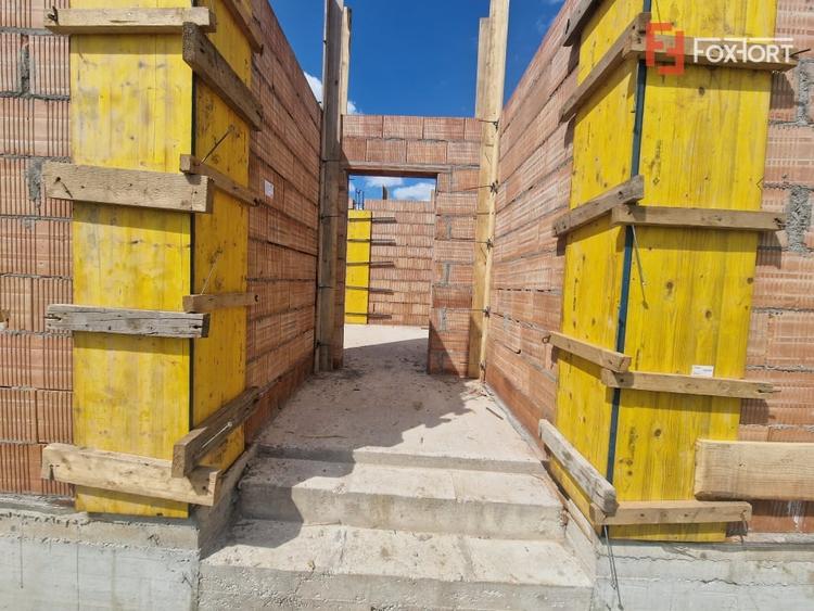 Duplex cu 3 camere cu Teren 300 Mp în Bucovăț (Remetea Mare)