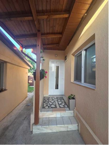 Casă cu 2 camere în Central