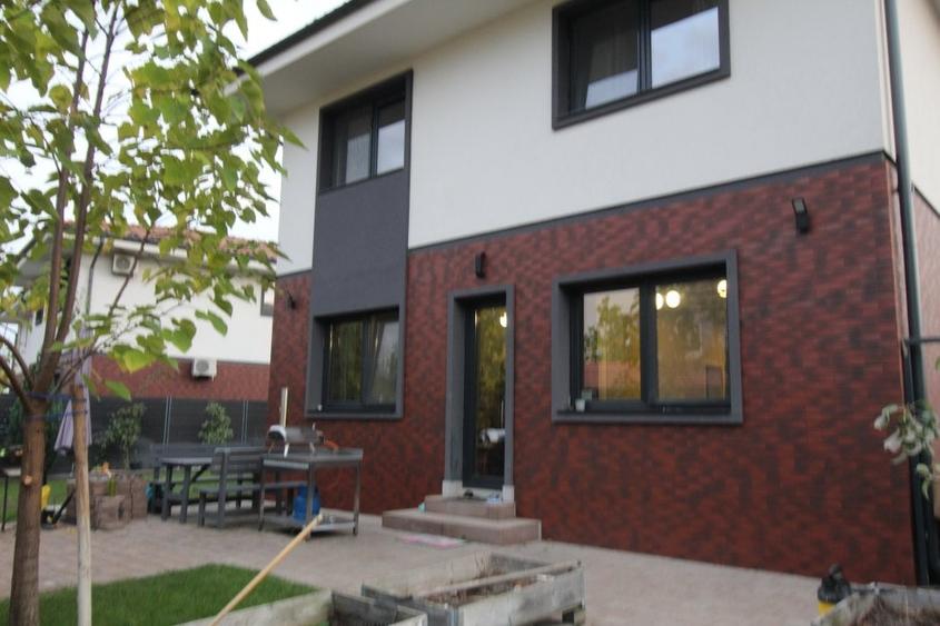 Casă cu 5 camere cu Teren 600 Mp în Corbeanca