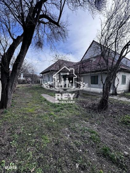 Casă cu 4 camere cu Teren 568 Mp în Lazaret