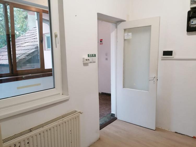 Casă cu 3 camere cu Canalizare în Craiter