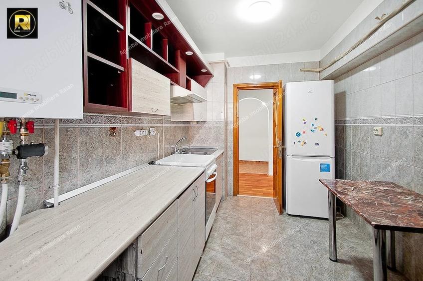 Apartament cu 3 camere decomandat în Siderurgiștilor