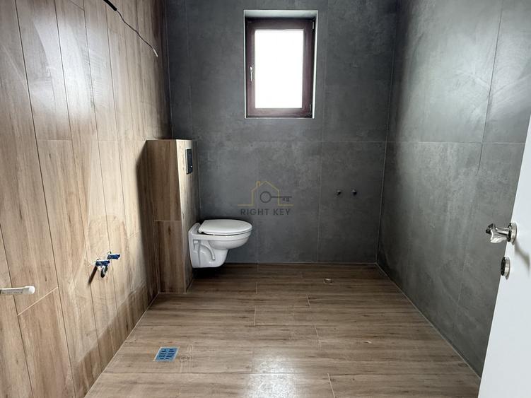Duplex cu 5 camere cu Canalizare în Dragomirești-Deal