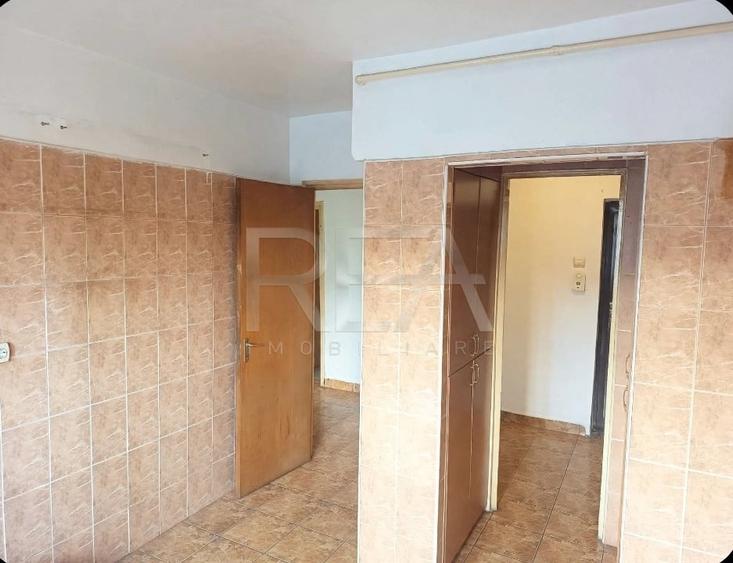 Apartament cu 3 camere decomandat în Rahova