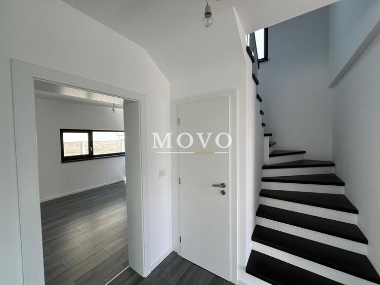 Duplex cu 5 camere cu Garaj în Chișoda