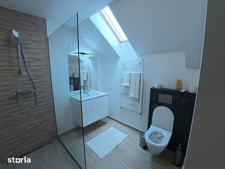 Casă cu 4 camere cu Teren 450 Mp în Central