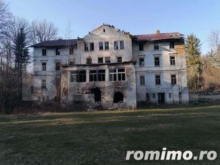 Casă cu 30 camere cu Teren 30000 Mp în Marila