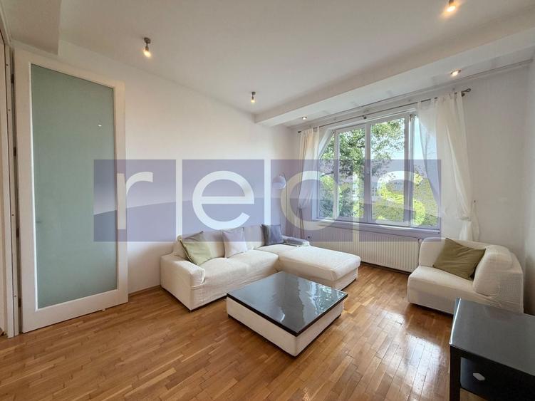Apartament cu 3 camere semidecomandat, mobilat în Primăverii