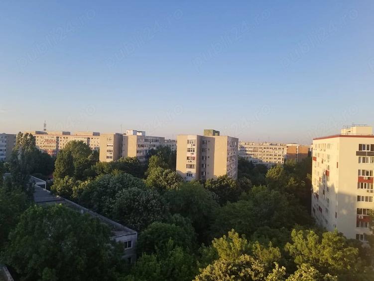 Apartament cu 3 camere decomandat în Berceni