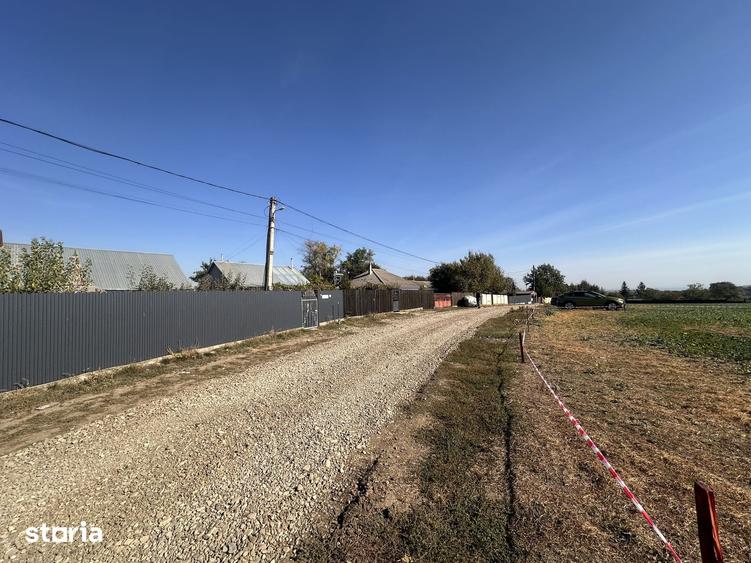 Teren de 1000 mp, în Popricani