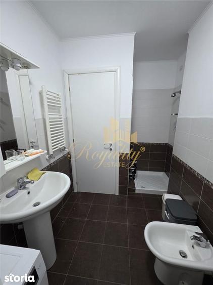 Apartament cu 3 camere nedecomandat, mobilat în Circumvalațiunii