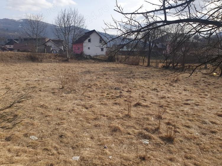 Teren de 2150 mp, în Central