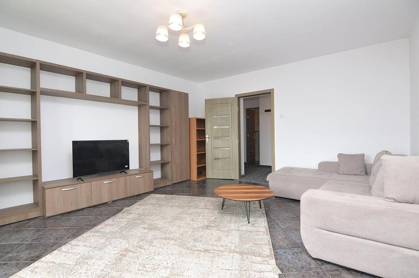 Apartament cu 3 camere decomandat, mobilat în Unirii