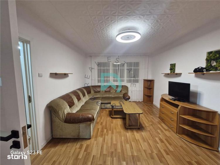 Apartament cu 3 camere semidecomandat în Centrul Istoric