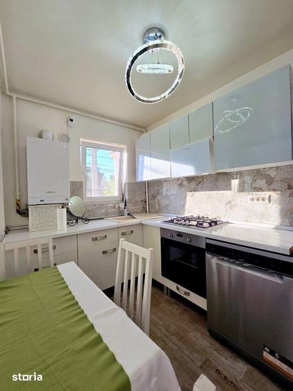 Apartament cu 3 camere decomandat în Dobroești