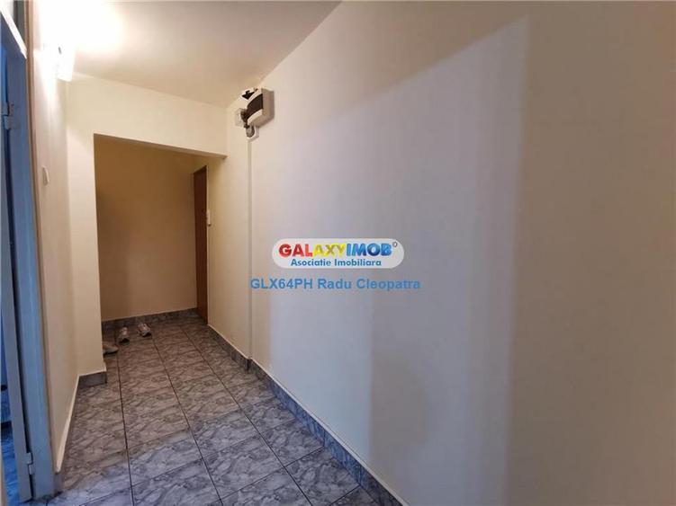 Apartament cu 2 camere semidecomandat în Enachiță Văcărescu