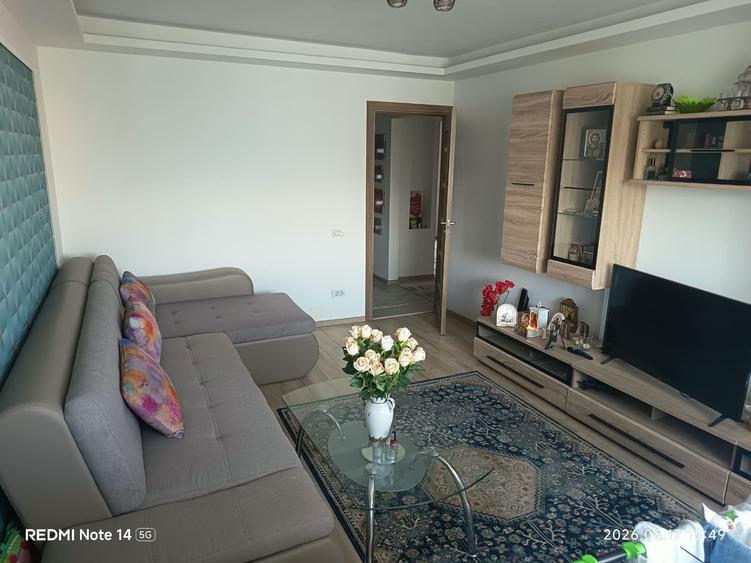 Apartament cu 2 camere decomandat în Triaj