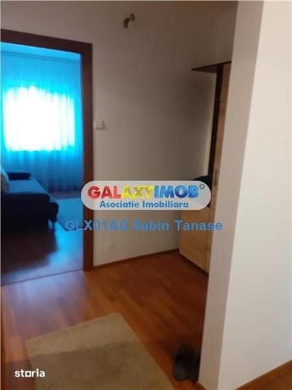 Apartament cu 3 camere decomandat în Calea București