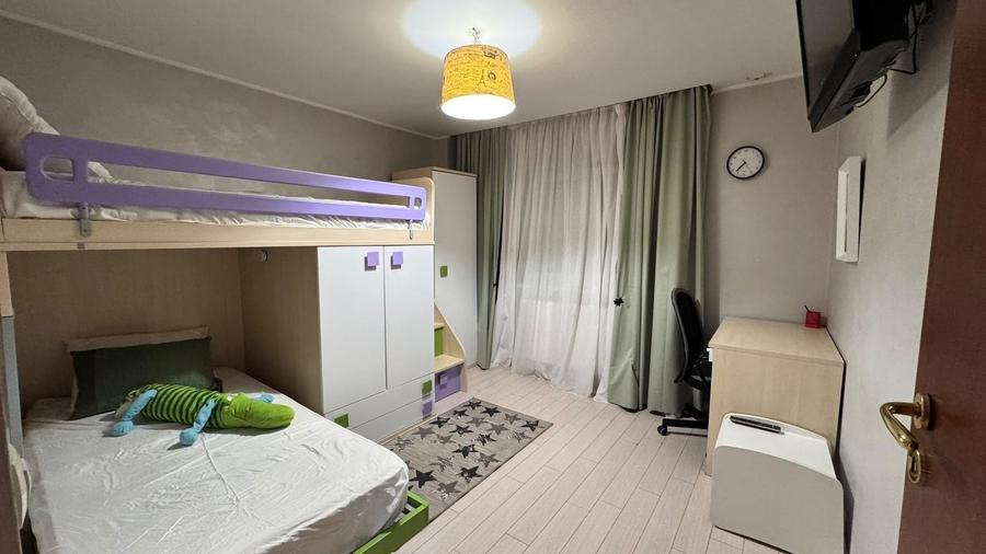 Apartament cu 3 camere în P-ța Muncii