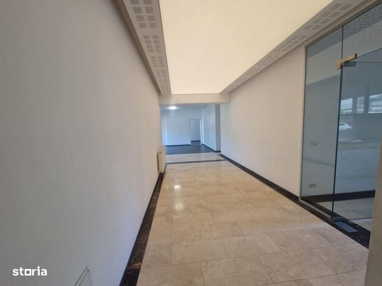 Apartament cu 4 camere în Central
