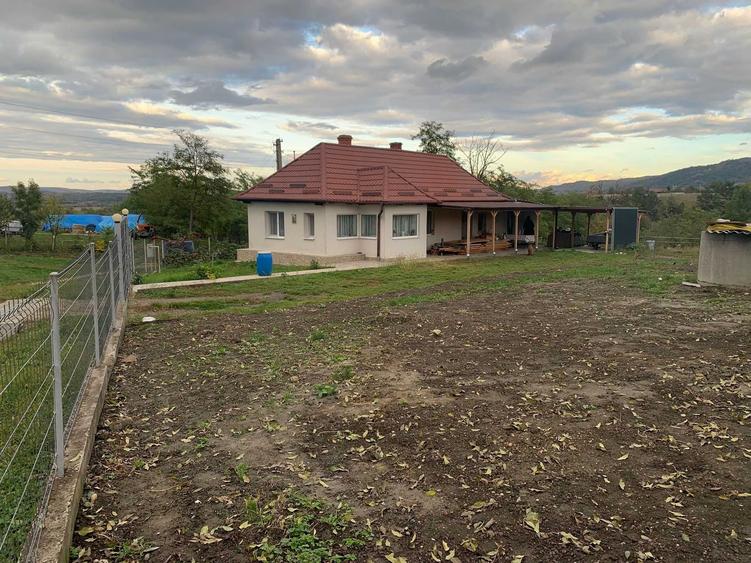 Casă cu 3 camere în Noșlac