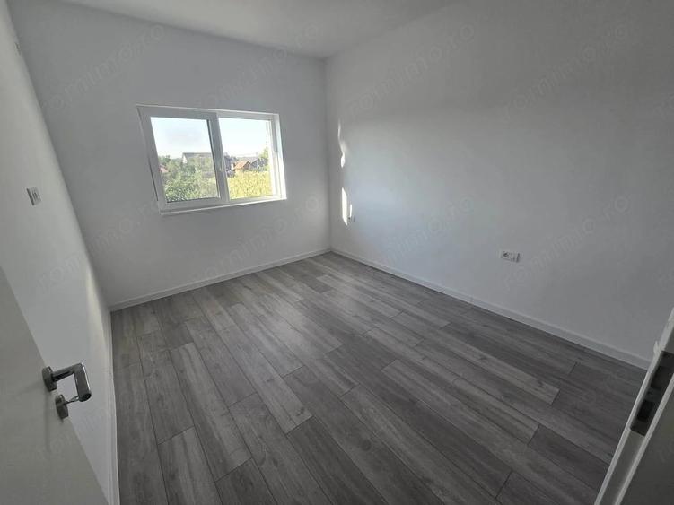 Casă cu 4 camere cu Teren 250 Mp în Moșnița Nouă