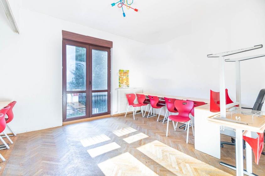 Casă individuală cu 7 camere cu Canalizare în Floreasca