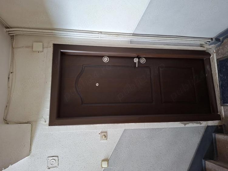 Apartament cu 3 camere decomandat în Exterior Vest
