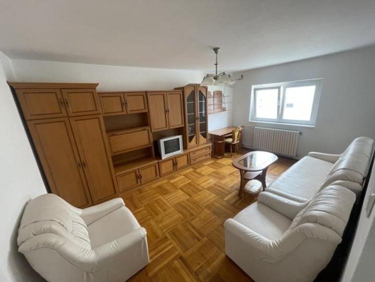 Apartament cu 3 camere decomandat în Tomis III