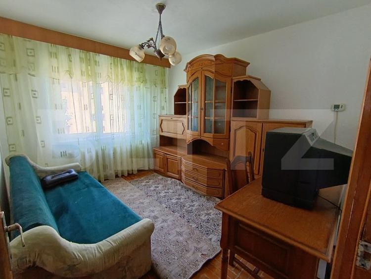 Apartament cu 3 camere decomandat, mobilat în Nord-Est