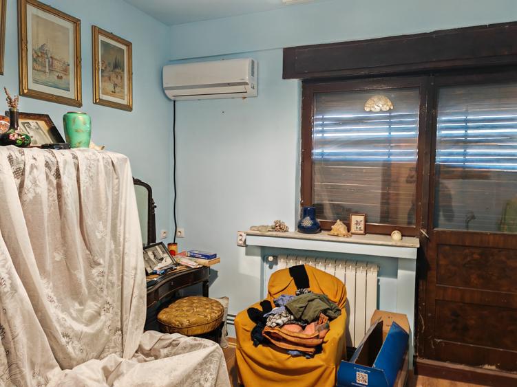 Apartament cu 3 camere nedecomandat în Sala Palatului