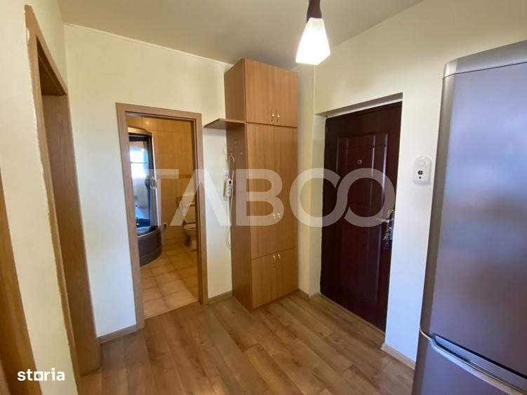 Apartament cu 2 camere decomandat în Lupeni