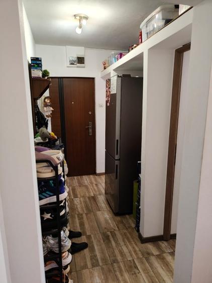 Apartament cu 2 camere semidecomandat în Abator