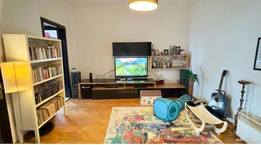 Apartament cu 4 camere în Armeneasca