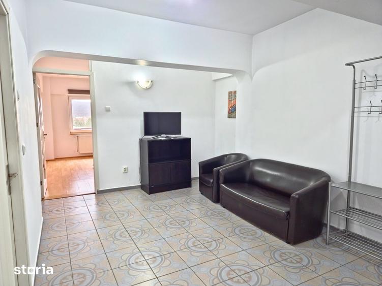 DE INCHIRIAT - 3 CAMERE, CENTRAL, BLOC CU LIFT - 4