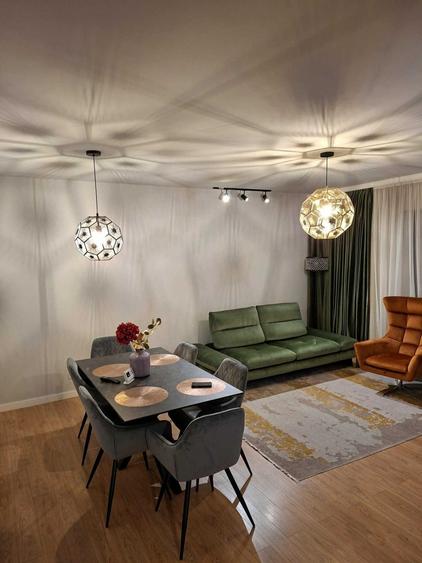 Apartament cu 3 camere decomandat în Central