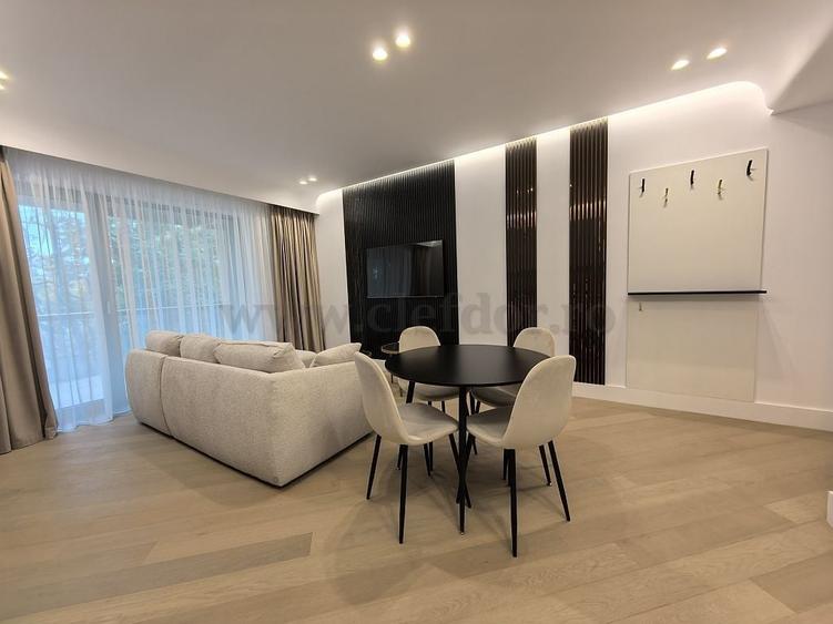 Apartament cu 3 camere decomandat, mobilat în Iancu Nicolae