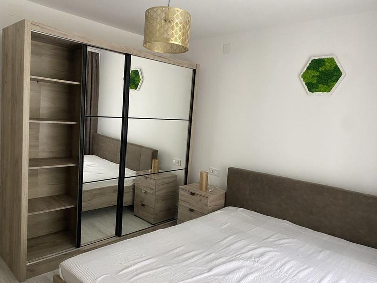 Apartament cu 2 camere semidecomandat în Micro 9