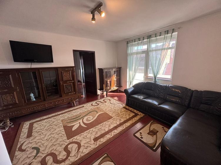 Apartament cu 2 camere, mobilat în Central