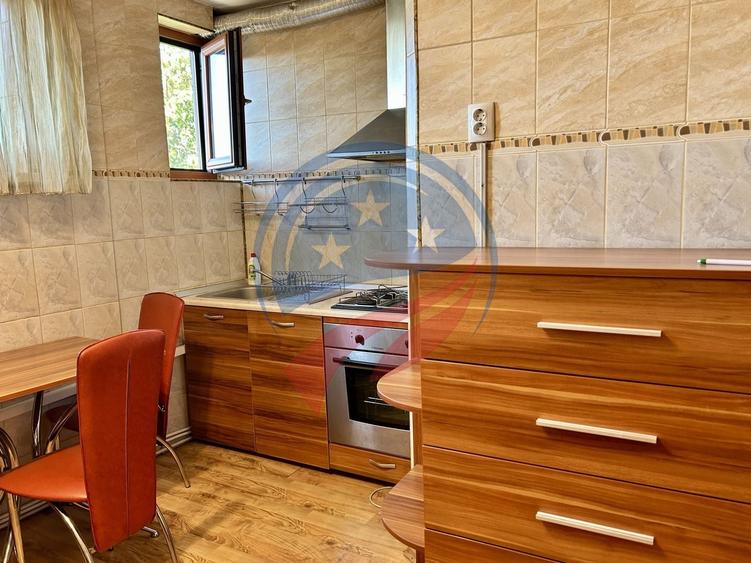 Apartament cu 2 camere decomandat în Rovine