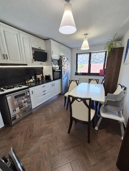 Apartament cu 4 camere în Aurel Vlaicu