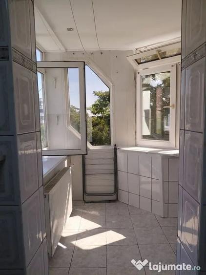 Apartament cu 2 camere decomandat în Piața Centrală