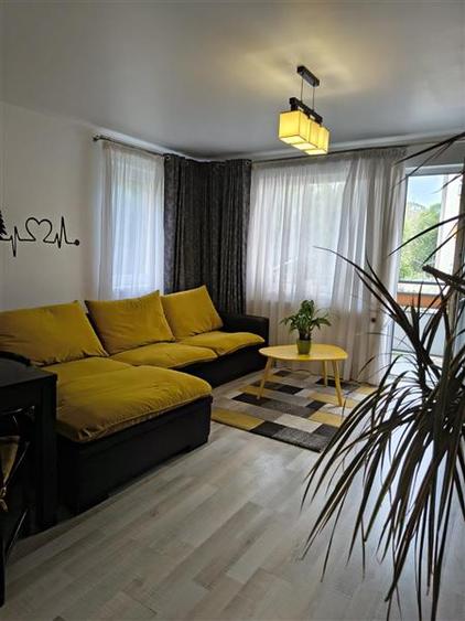 Apartament cu 3 camere decomandat, mobilat în Tractorul